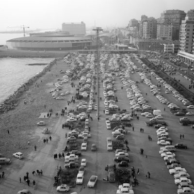1964 -Vista da Piazzale Kennedy. Il 3° Salone Nautico segna una tappa importante, con l’ingresso del Salone Nautico di Genova nell’ I.F.B.S.O, l’Organizzazione internazionale dei Saloni Nautici