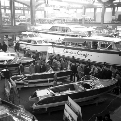 1963 - Il 2° Salone Nautico di Genova si è tenuto dal 2 al 12 febbraio. Per questa edizione viene occupato, oltre al padiglione C, anche il padiglione B da poco ultimato